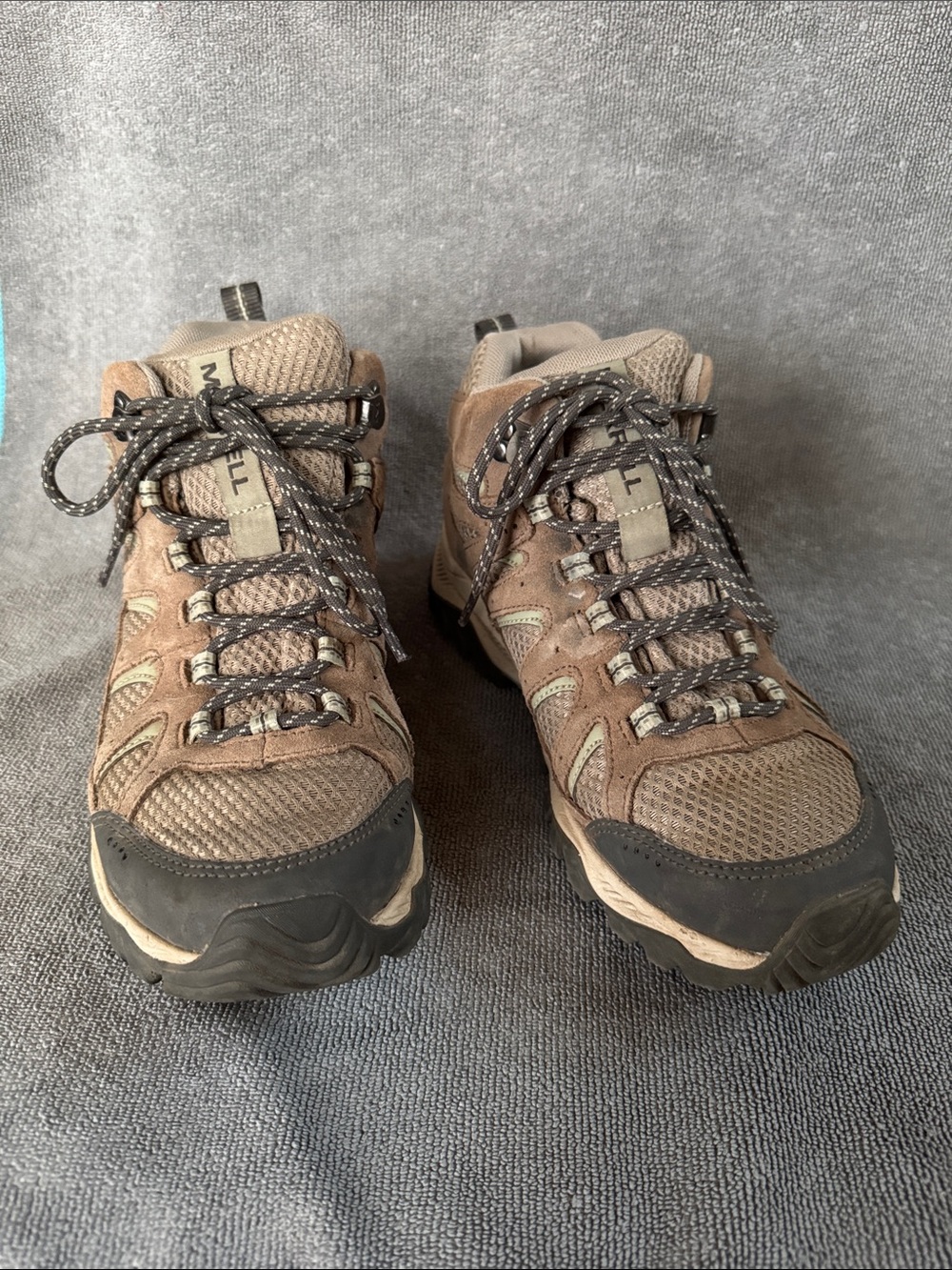 Merrell Women’s Oakcreek Mid Waterproof Hiking Boot Brindle Size 7.5